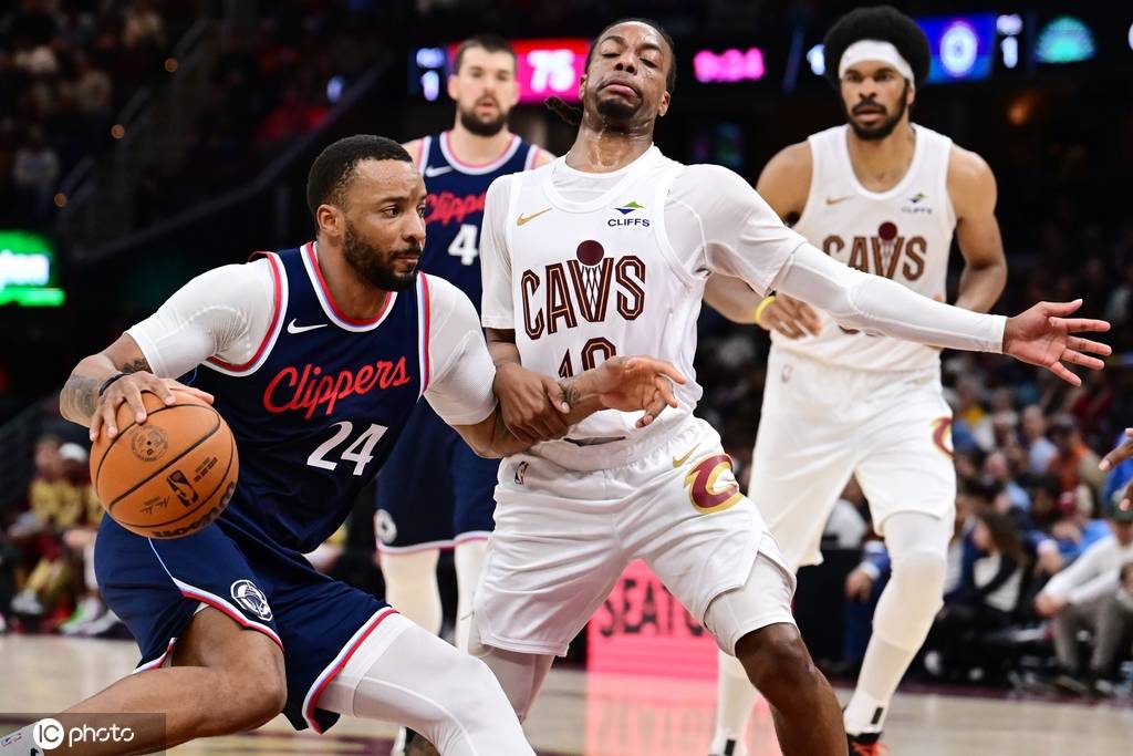 哈登24+8米切尔24+12 鲍威尔空砍34分骑士击退快船